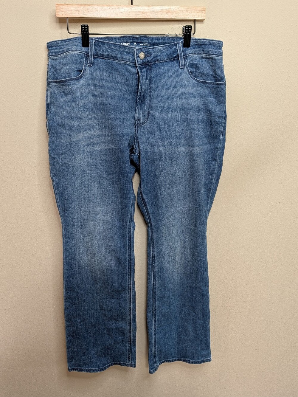 Old Navy Wow Mid-Rise Boot-Cut Jeans in‎ Light Wash | Size 14 Short